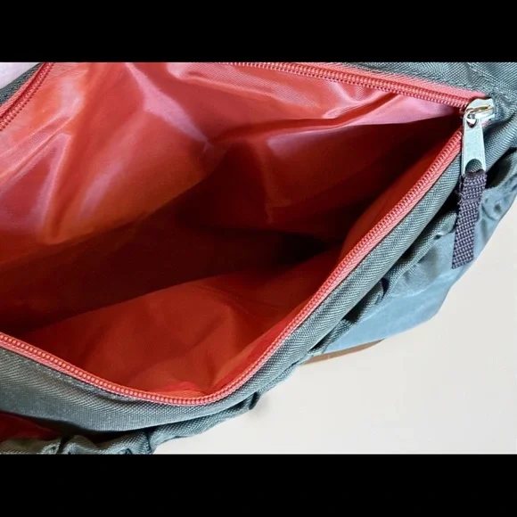 Diaper Dude BAG. NWOT -Bike Sling, Cross Body ,Sport Cool DAD Bag Olive/Brown. - Picture 7 of 16